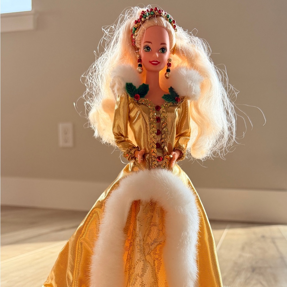 Rare 1994 Happy Holidays Barbie Special Edition